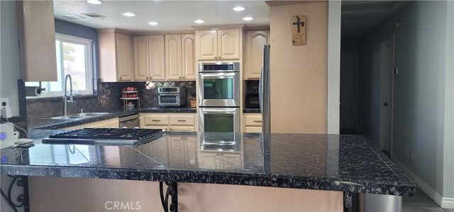 19786 Symeron Road, Apple Valley, CA 92307