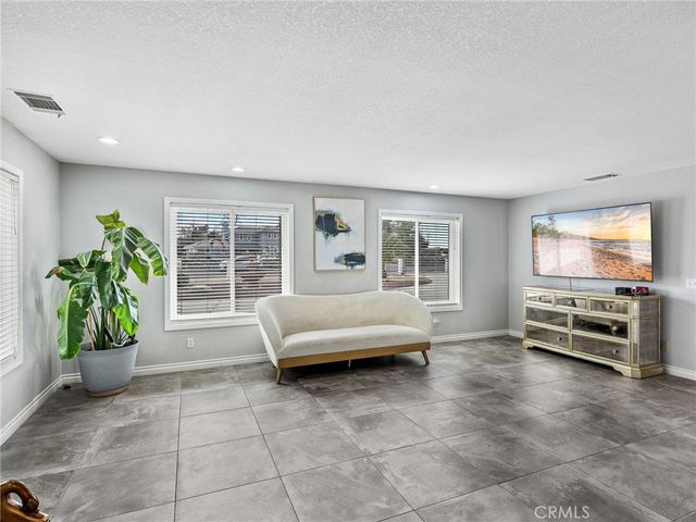 19786 Symeron Road, Apple Valley, CA 92307