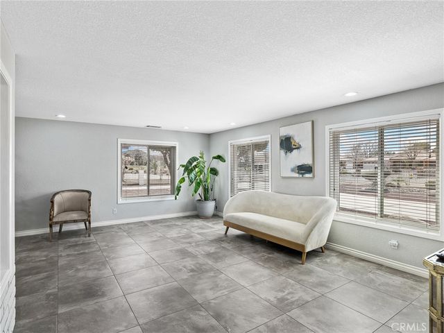 19786 Symeron Road, Apple Valley, CA 92307