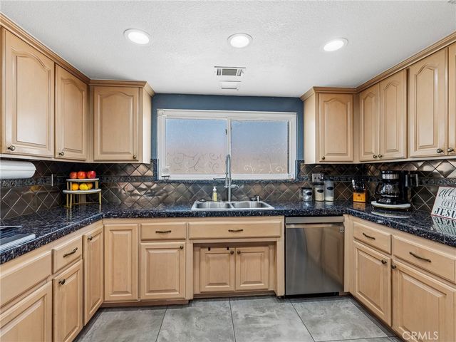 19786 Symeron Road, Apple Valley, CA 92307