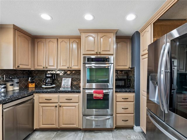 19786 Symeron Road, Apple Valley, CA 92307