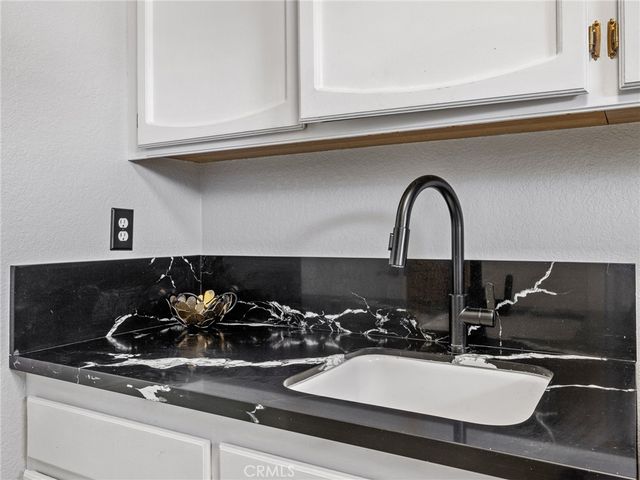 19786 Symeron Road, Apple Valley, CA 92307