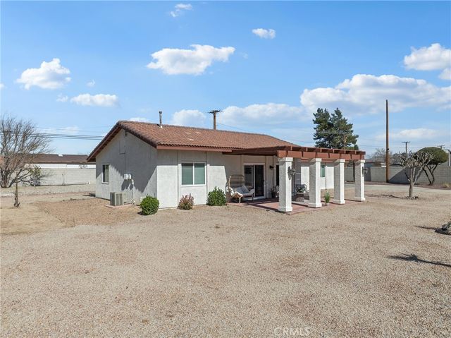 19786 Symeron Road, Apple Valley, CA 92307