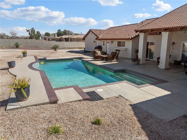 19786 Symeron Road, Apple Valley, CA 92307