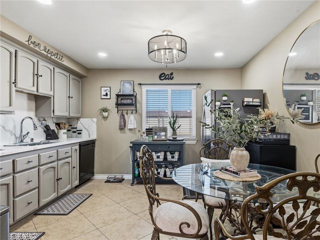 19786 Symeron Road, Apple Valley, CA 92307