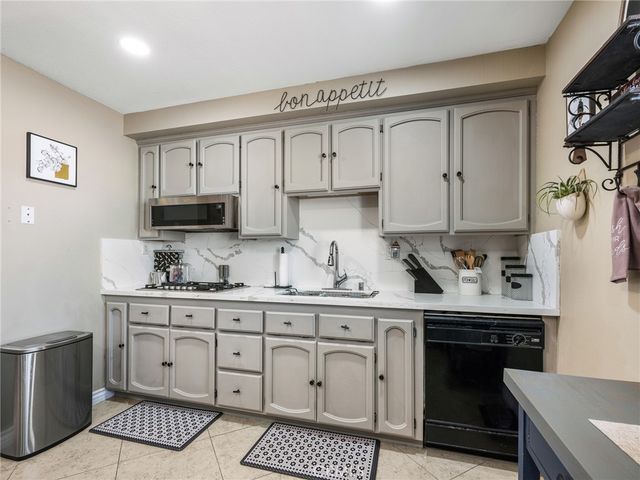 19786 Symeron Road, Apple Valley, CA 92307