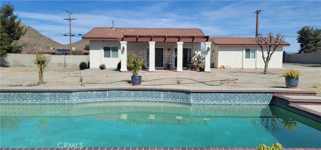 19786 Symeron Road, Apple Valley, CA 92307