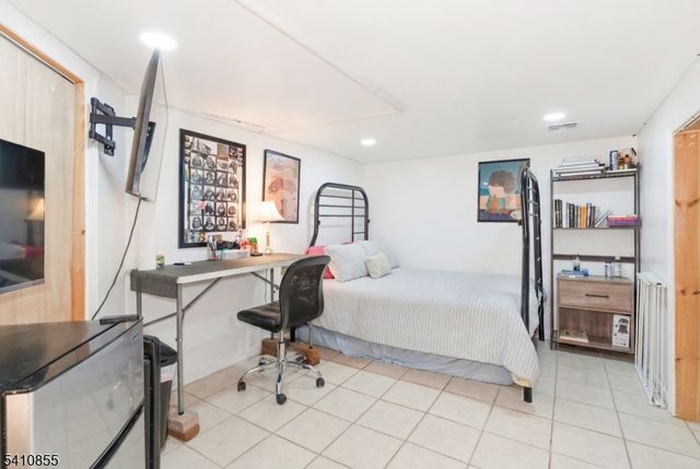 135 Dixon Ave, Paterson City, NJ 07501