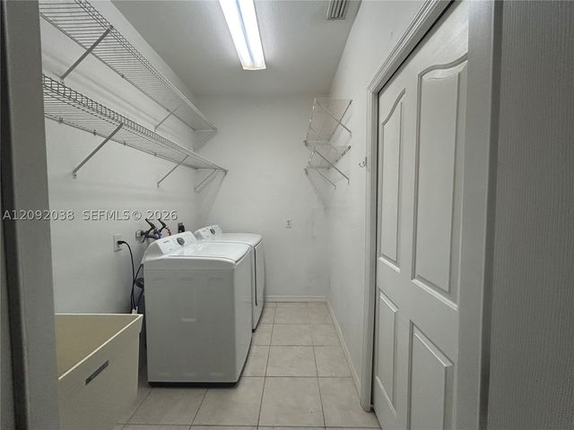 3894 Roderigo, North Port, FL 34286