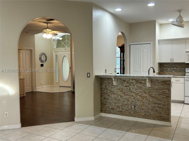 3894 Roderigo, North Port, FL 34286