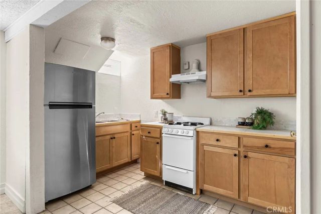 587 E 3rd, Chico, CA 95928