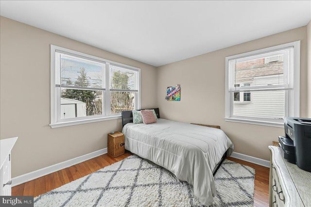 4 S CHESTER AVE, Aldan, PA 19018