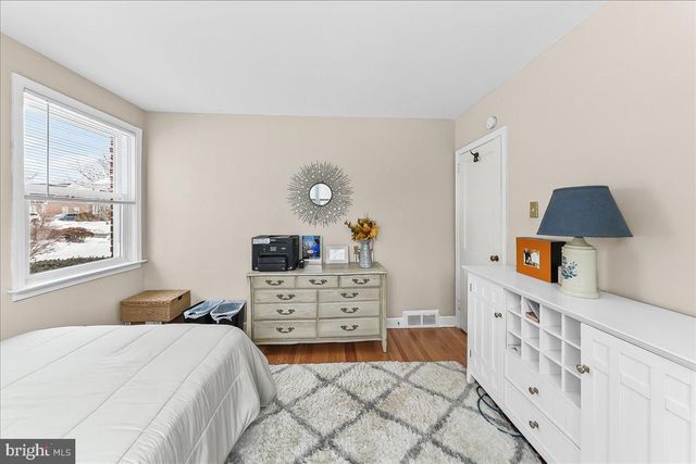 4 S CHESTER AVE, Aldan, PA 19018