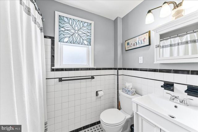 4 S CHESTER AVE, Aldan, PA 19018