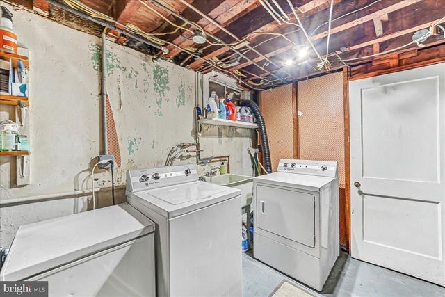 4 S CHESTER AVE, Aldan, PA 19018