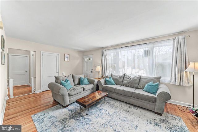 4 S CHESTER AVE, Aldan, PA 19018