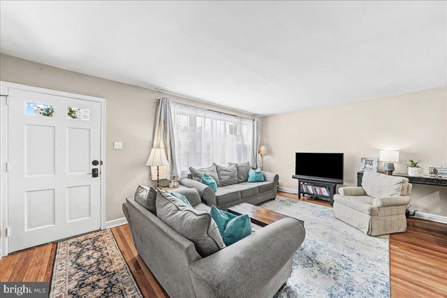 4 S CHESTER AVE, Aldan, PA 19018