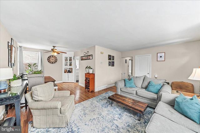 4 S CHESTER AVE, Aldan, PA 19018