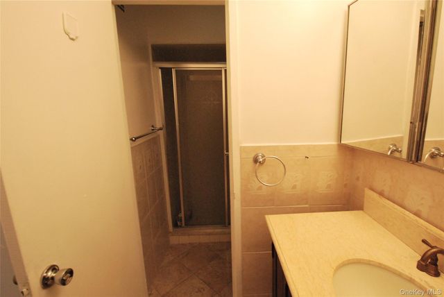 7 Balint Drive 625, Yonkers, NY 10710