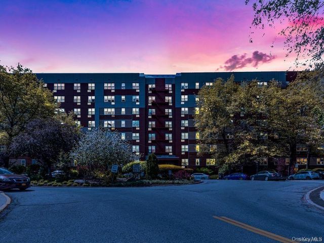 7 Balint Drive 625, Yonkers, NY 10710