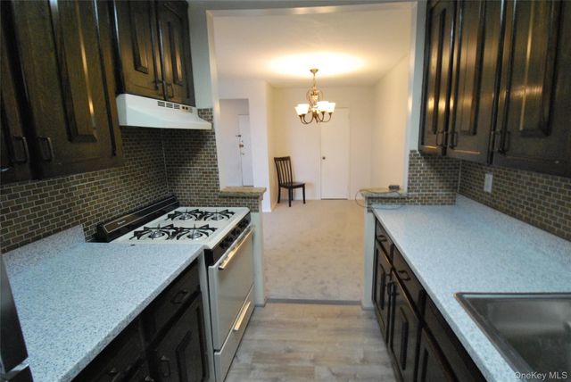 7 Balint Drive 625, Yonkers, NY 10710