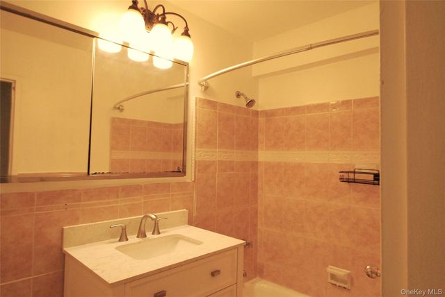 7 Balint Drive 625, Yonkers, NY 10710