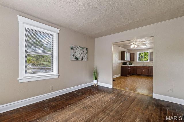 10651 Thorpe Avenue, St Louis, MO 63114