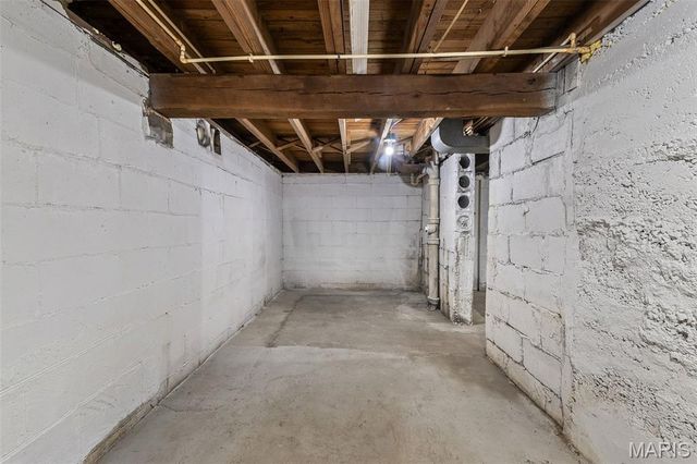 10651 Thorpe Avenue, St Louis, MO 63114