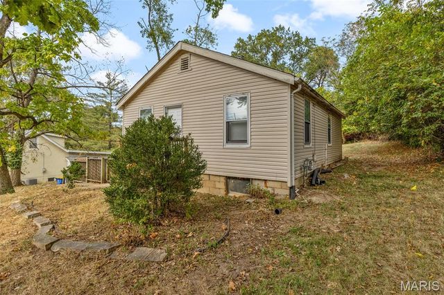 10651 Thorpe Avenue, St Louis, MO 63114