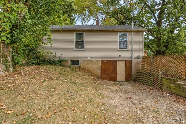 10651 Thorpe Avenue, St Louis, MO 63114
