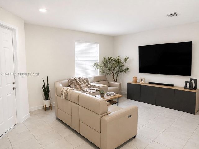 3476 W 114th Terrace 1, Hialeah, FL 33018