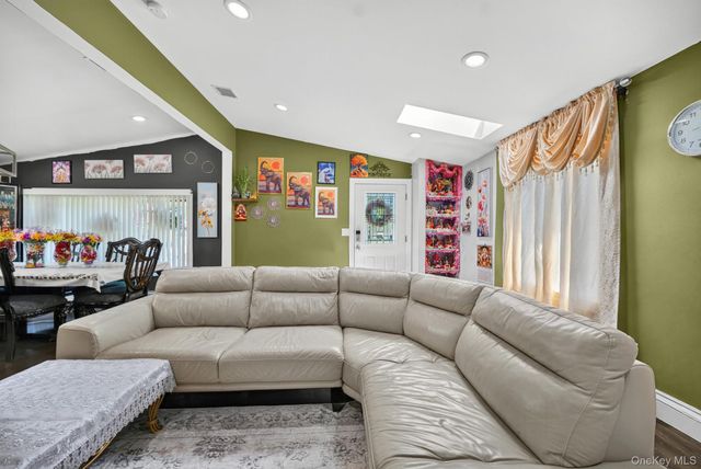 142 N 27th Street, Wheatley Heights, NY 11798