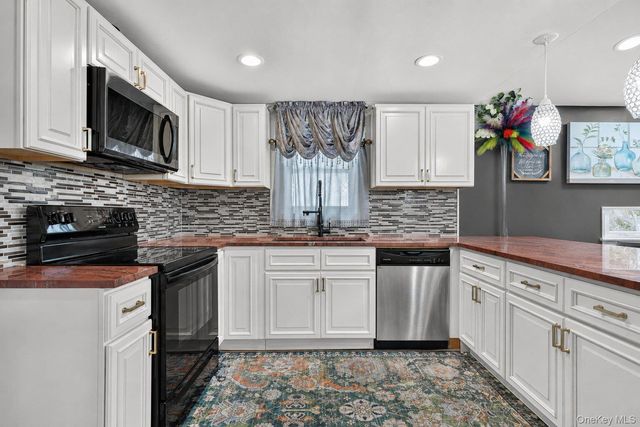 142 N 27th Street, Wheatley Heights, NY 11798