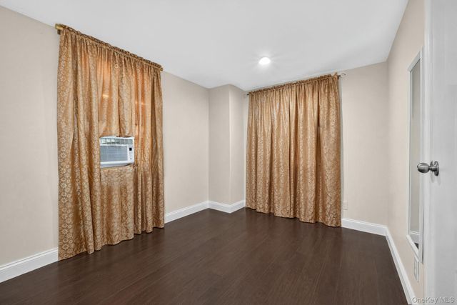 142 N 27th Street, Wheatley Heights, NY 11798