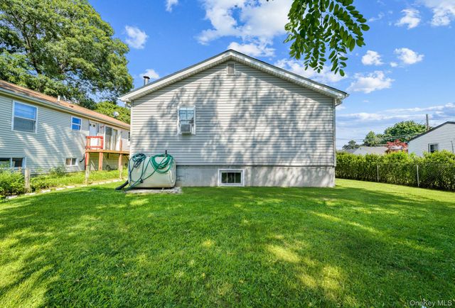 142 N 27th Street, Wheatley Heights, NY 11798