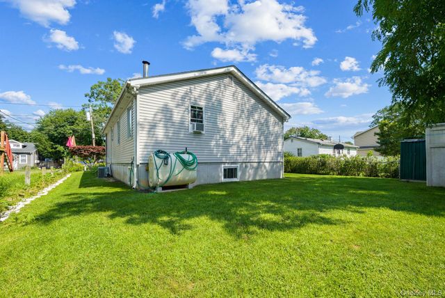 142 N 27th Street, Wheatley Heights, NY 11798