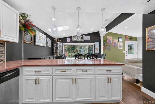 142 N 27th Street, Wheatley Heights, NY 11798