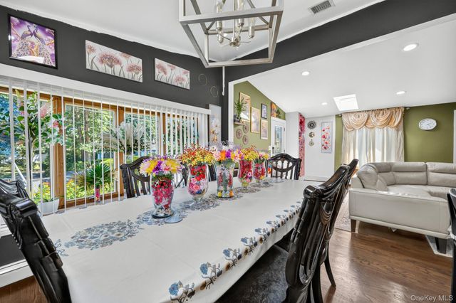 142 N 27th Street, Wheatley Heights, NY 11798
