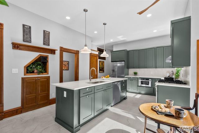 2346 Albion Place, St Louis, MO 63104