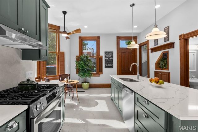 2346 Albion Place, St Louis, MO 63104