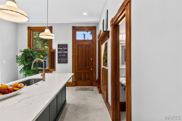2346 Albion Place, St Louis, MO 63104
