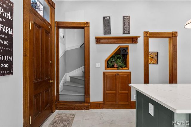 2346 Albion Place, St Louis, MO 63104