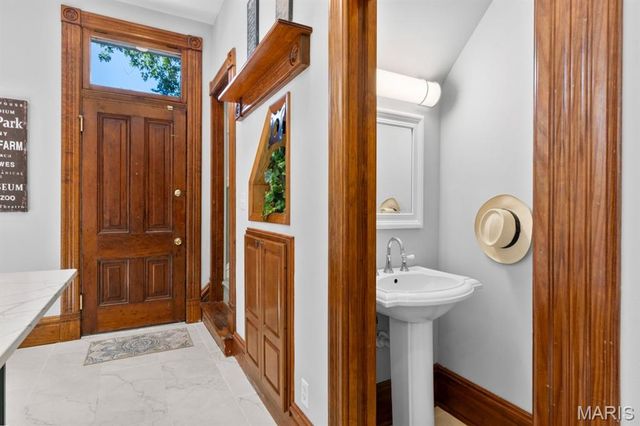 2346 Albion Place, St Louis, MO 63104