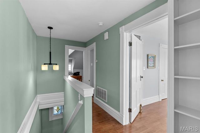 2346 Albion Place, St Louis, MO 63104