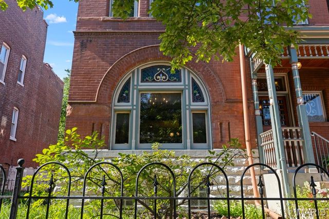 2346 Albion Place, St Louis, MO 63104