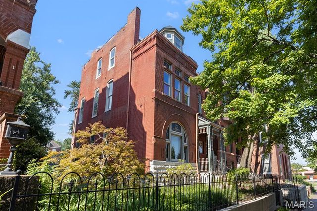 2346 Albion Place, St Louis, MO 63104