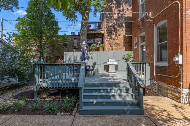 2346 Albion Place, St Louis, MO 63104