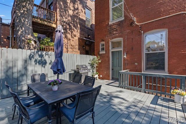 2346 Albion Place, St Louis, MO 63104