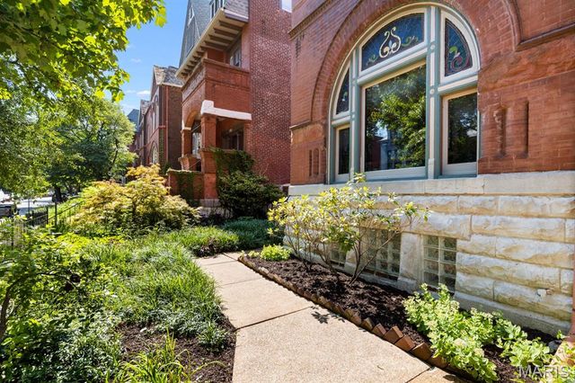 2346 Albion Place, St Louis, MO 63104
