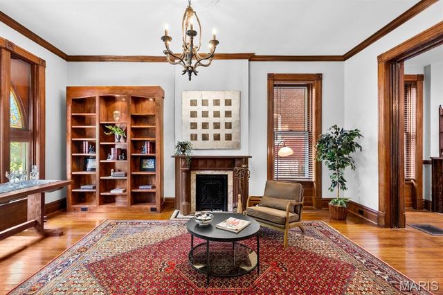 2346 Albion Place, St Louis, MO 63104